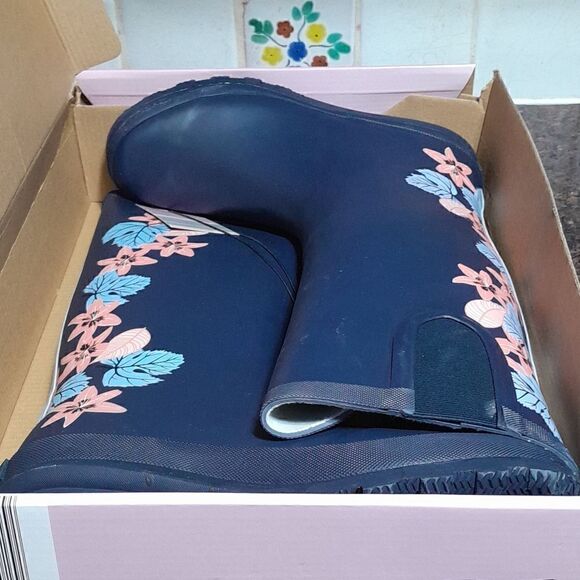Serra Tall Rainboots...New in Box - Picture 6 of 7